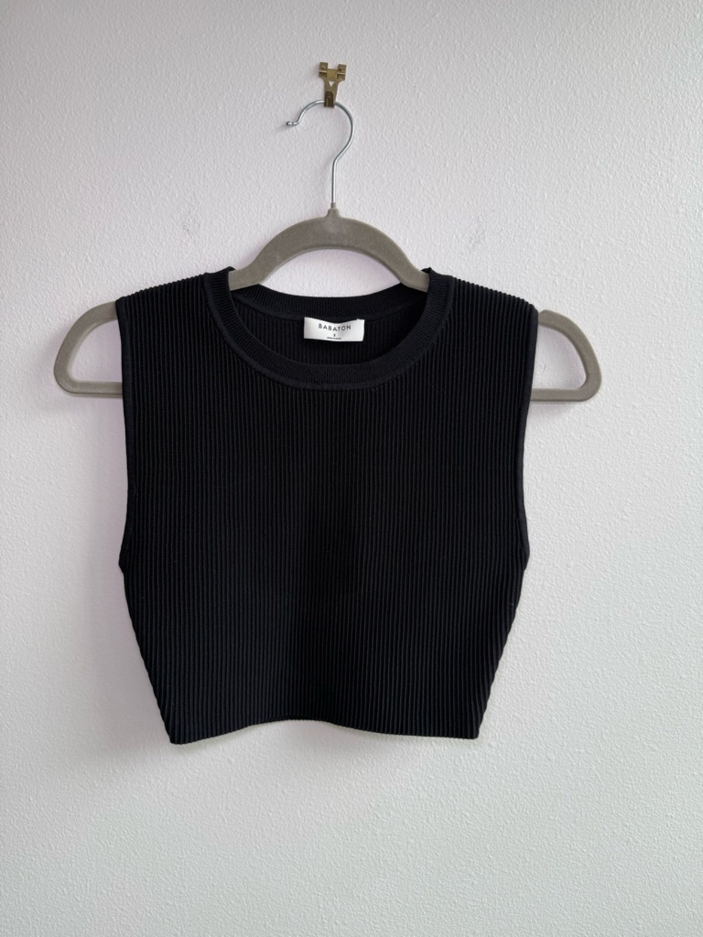 Babaton Sculpt Knit Ribbed Cropped Muscle Tank Top in Black